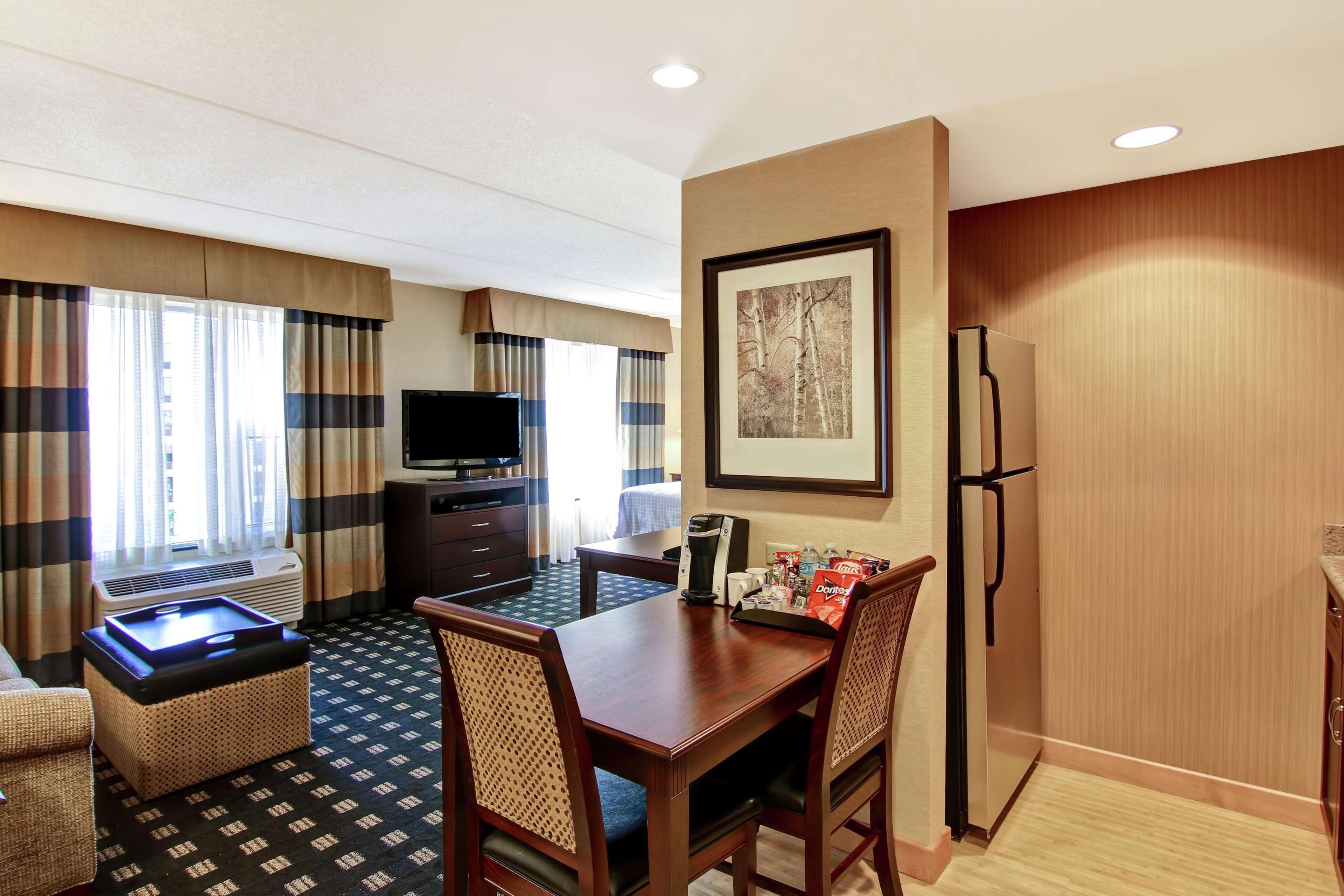 Homewood Suites By Hilton Toronto Airport Corporate Centre Ngoại thất bức ảnh